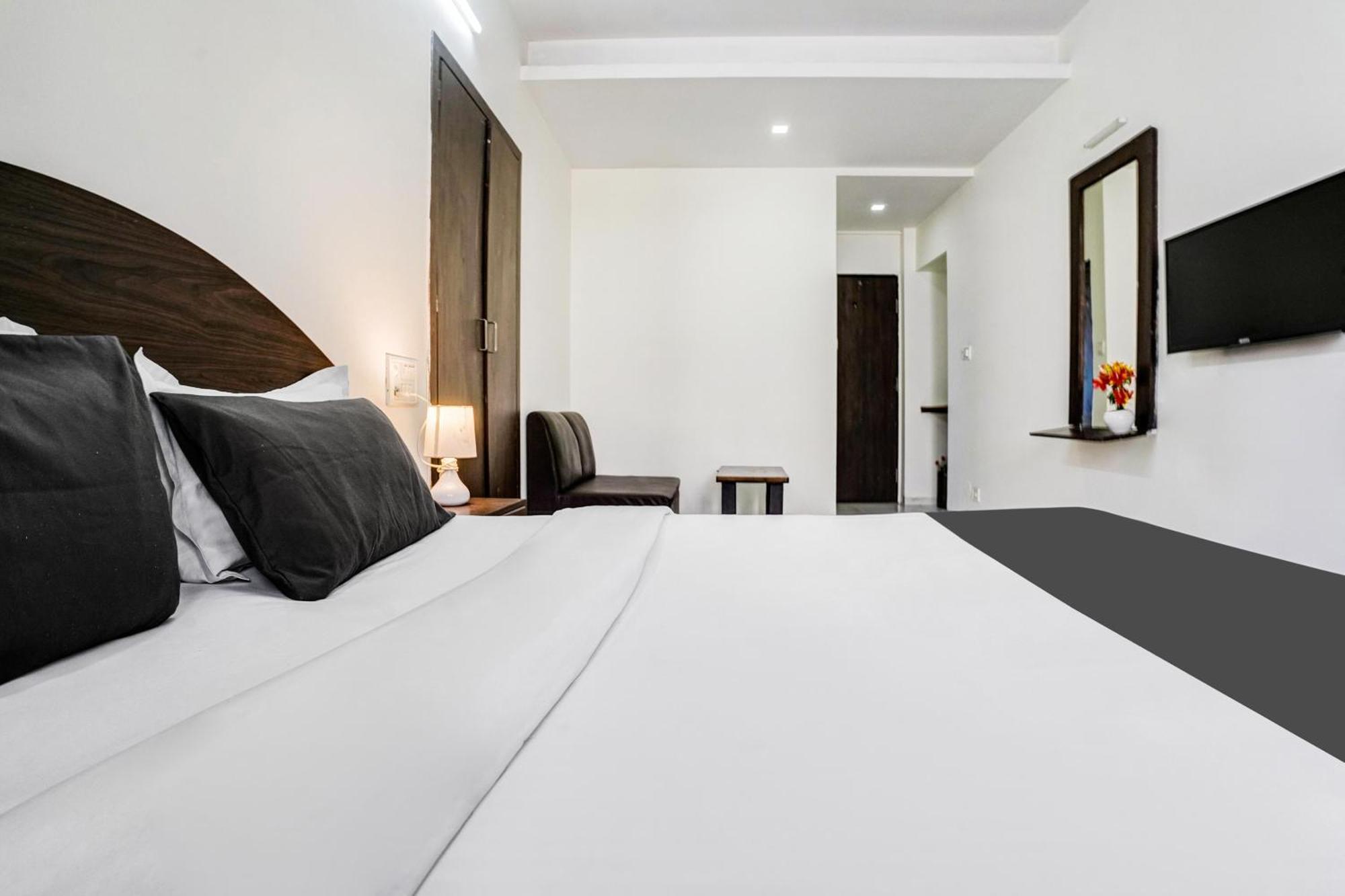 Super Hotel O Nashik Near Vijay Mamta Theatre Formerly Sahara Inn Exterior photo