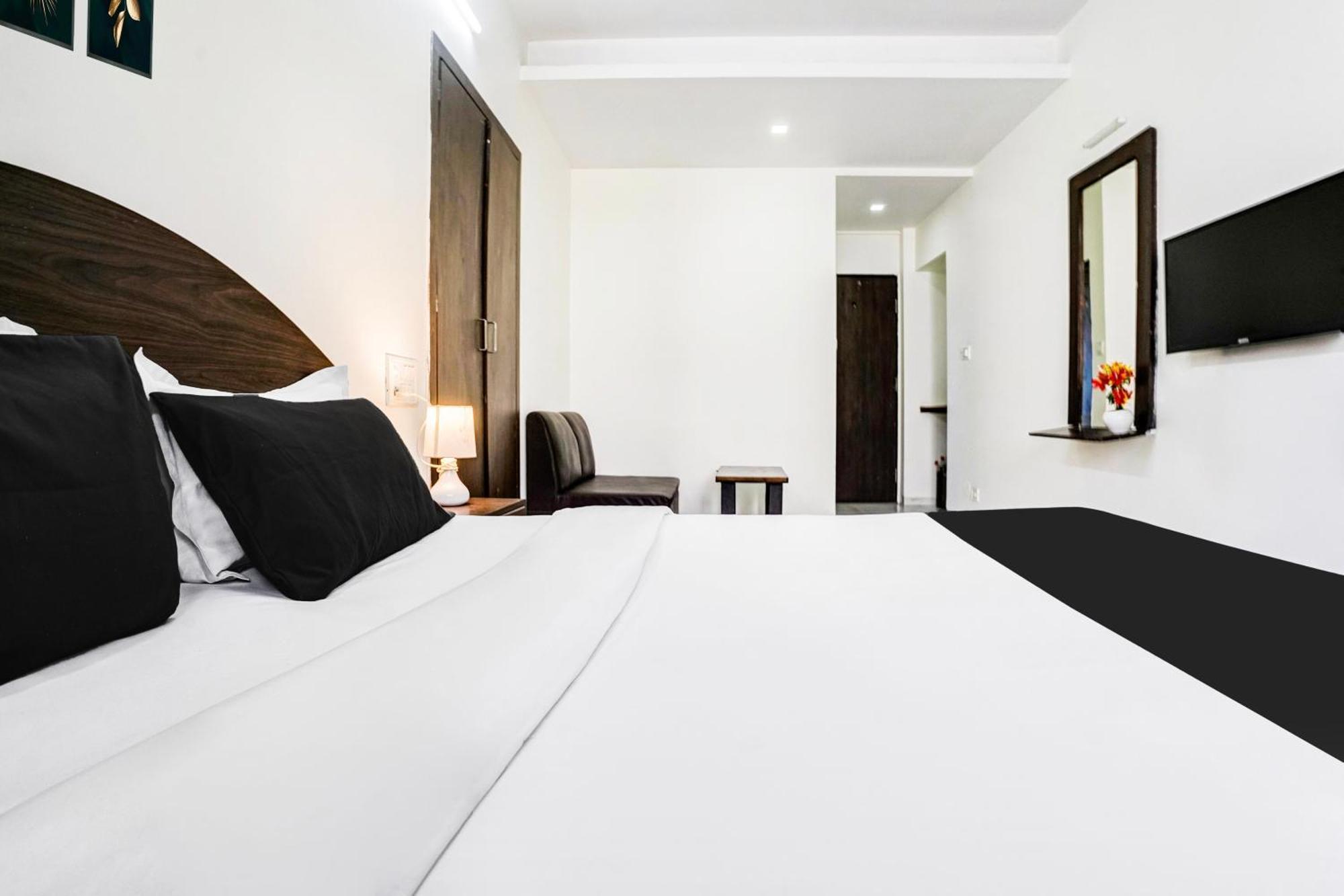 Super Hotel O Nashik Near Vijay Mamta Theatre Formerly Sahara Inn Exterior photo